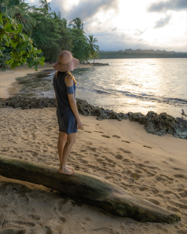 Coucher de soleil sur une plage de Cahuita